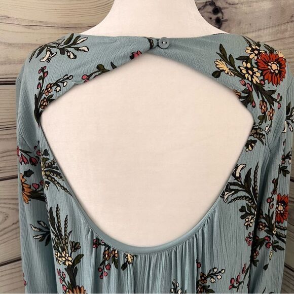 Sage Dusty Blue Floral Long Sleeve Open Back Shift Dress - Picture 6 of 10